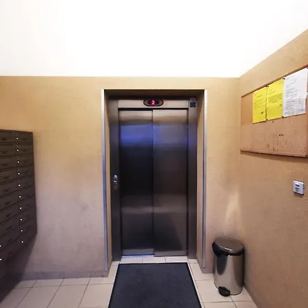 Jemiolowa ~ Self Check-in 20h ~ Lift Apartment Wroclaw